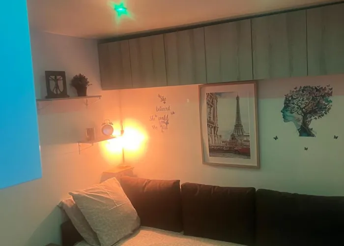 Bed Setting In Galeries Lafayette Street Apartamento Paris