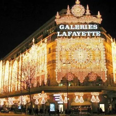 Bed Setting In Galeries Lafayette Street *