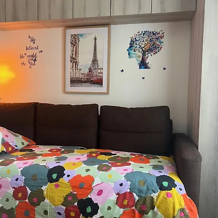 Bed Setting In Galeries Lafayette Street * Párizs