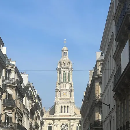 Bed Setting In Galeries Lafayette Street *