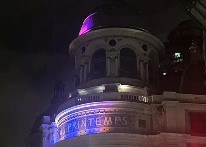 شقة Bed Setting In Galeries Lafayette Street